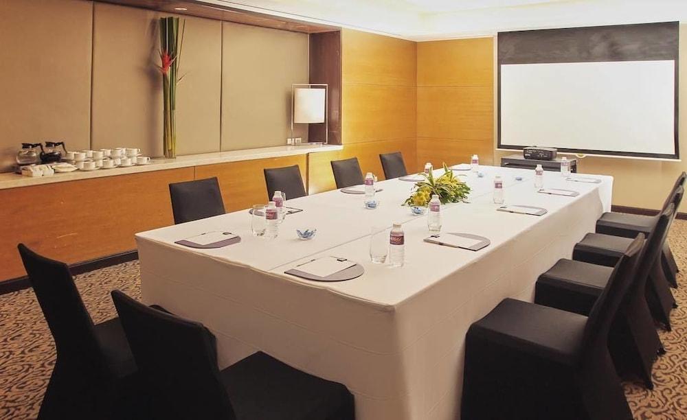 Quest Serviced Residences Cebu Exterior foto