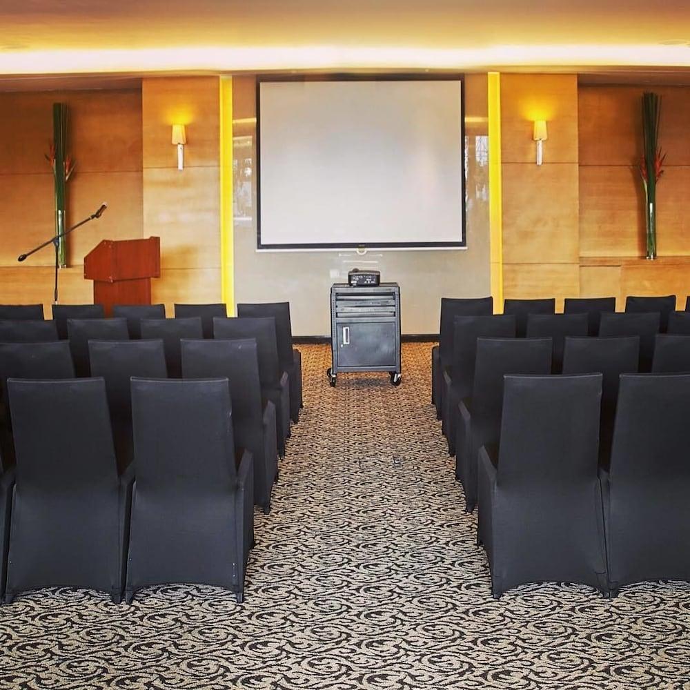 Quest Serviced Residences Cebu Exterior foto